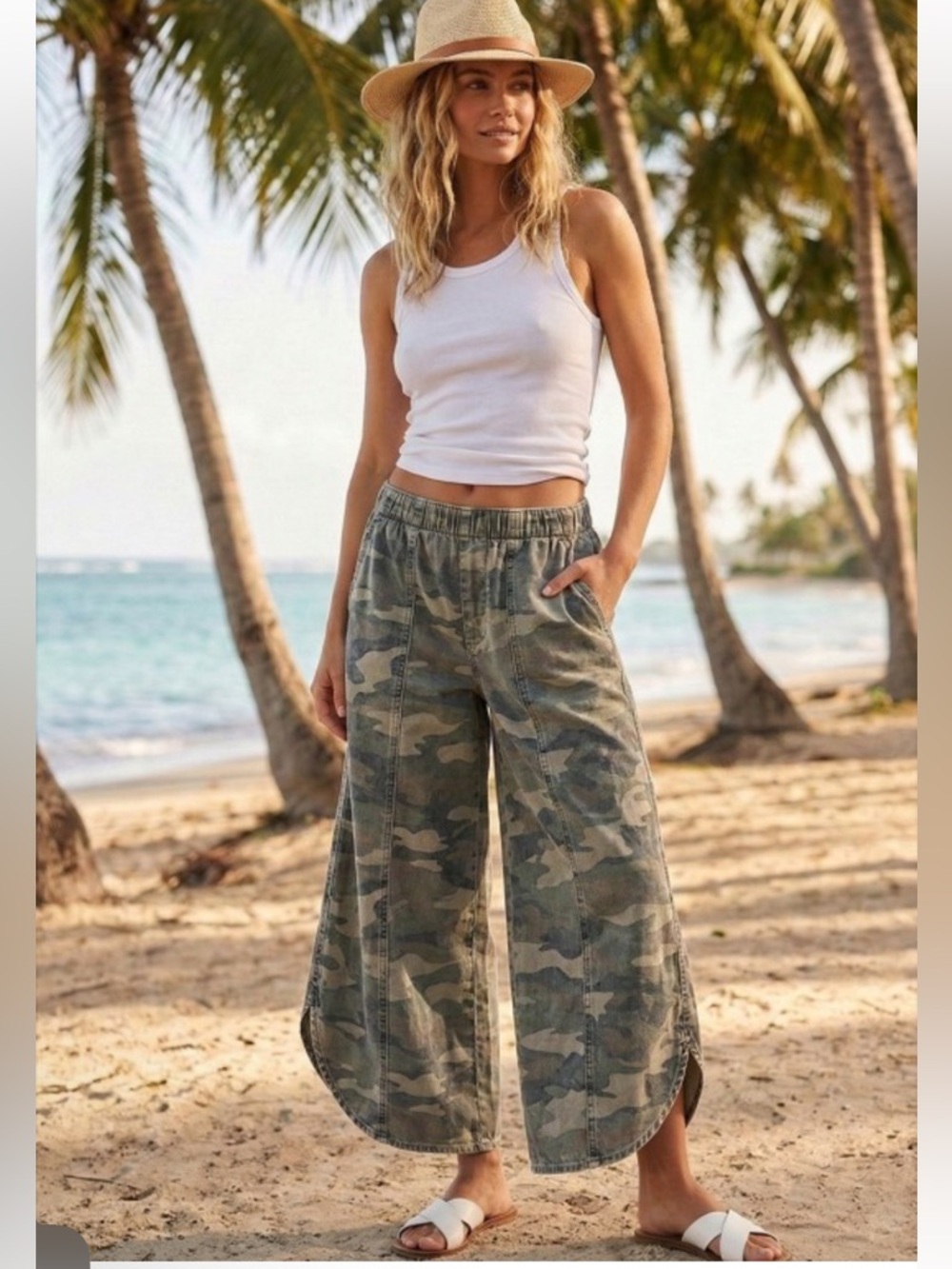 689. Camo relaxed fit tulip washed denim